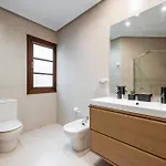 Brightline Penthouse By 公寓